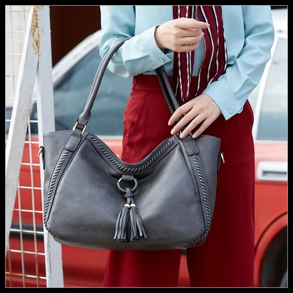 NEW ELLA Ring Tassel Crossbody Shoulder Bag - Picture 3 of 6